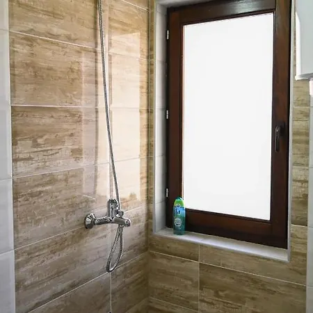 Elem Skver トゥズラ