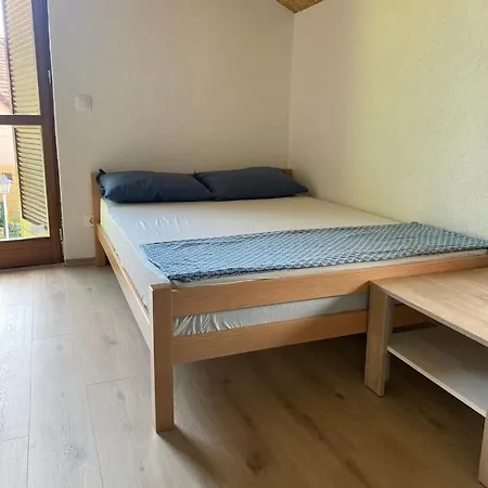 Elem Skver トゥズラ